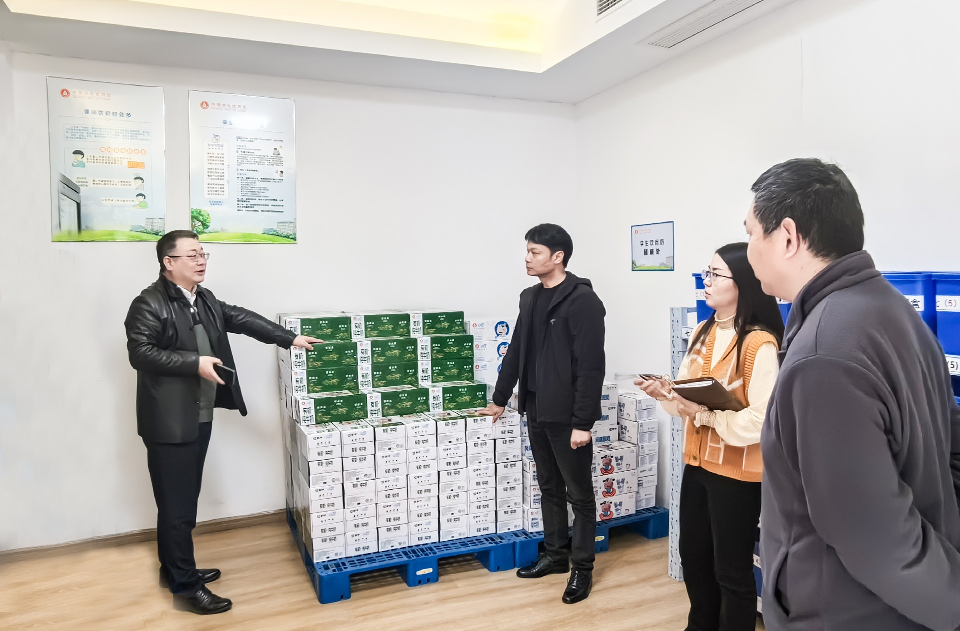 2、李军就学生奶专用储藏室布置提出意见.jpg